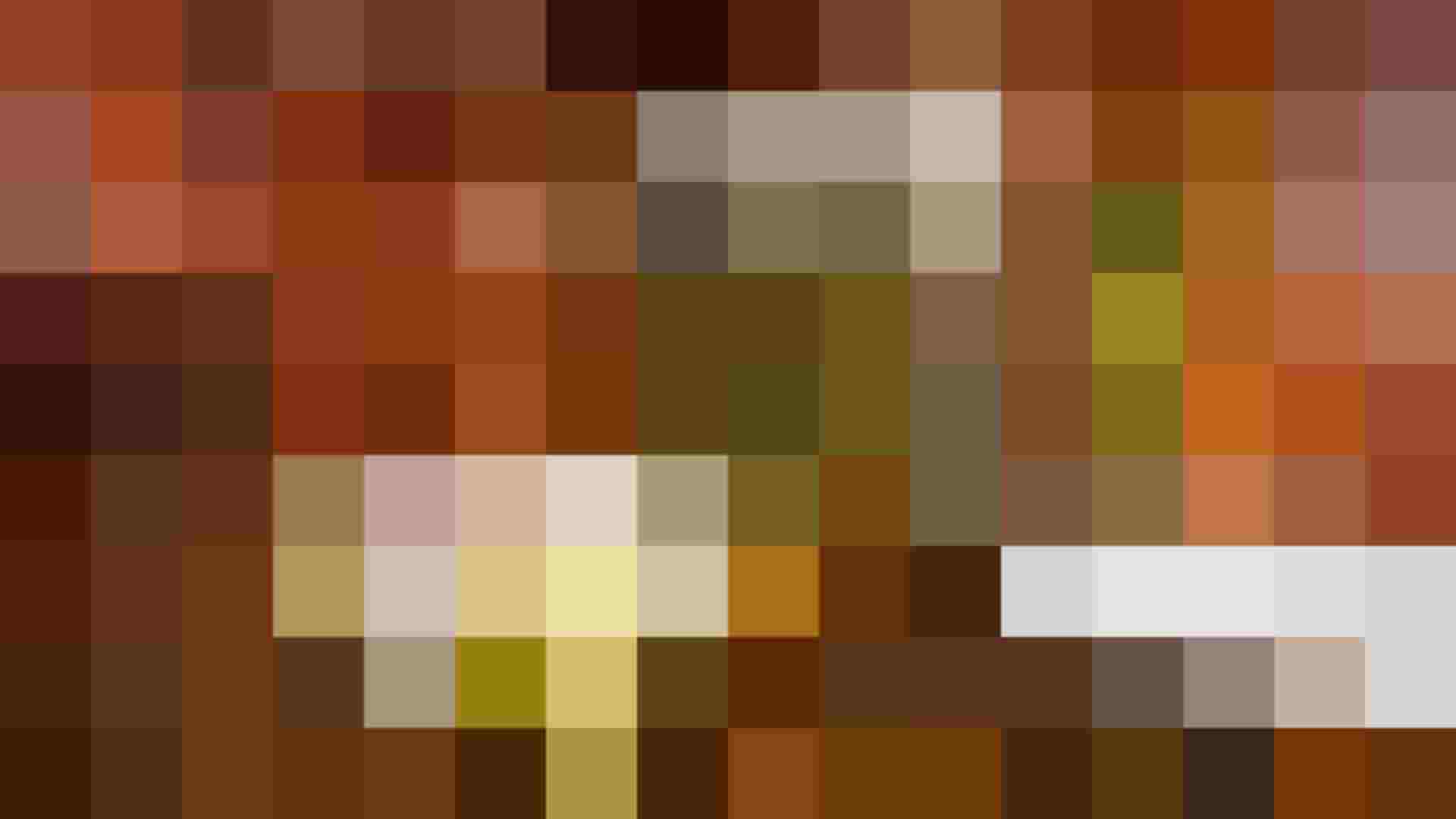 Gemütliche Stube mit grünem Kachelofen Holzwänden und festlich gedecktem Tisch