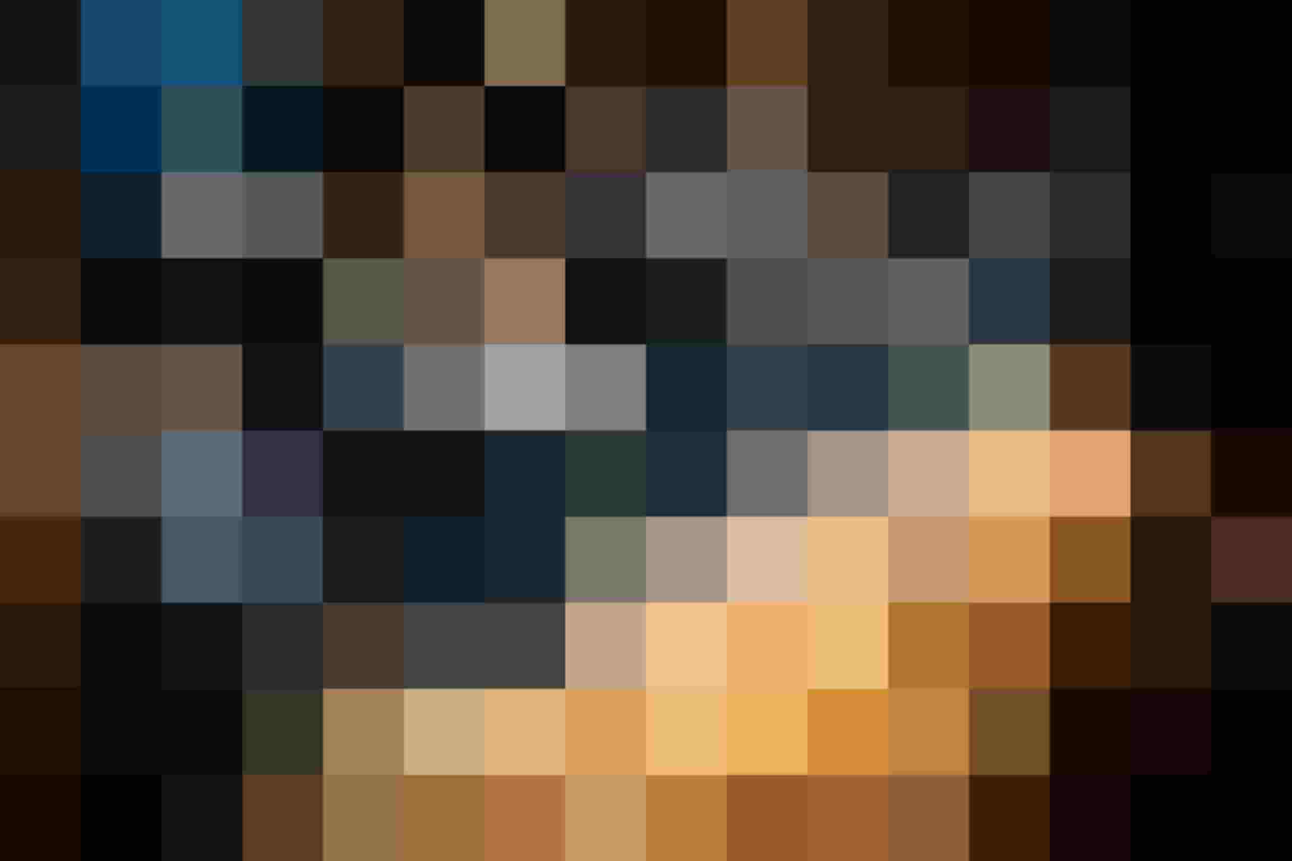 Angelschnurrollen mit Holzgriffen auf Holzregal im Hotel Salzburger Land